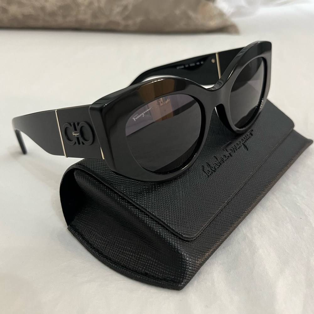 Ferragamo Butterfly Sunglasses 53mm
